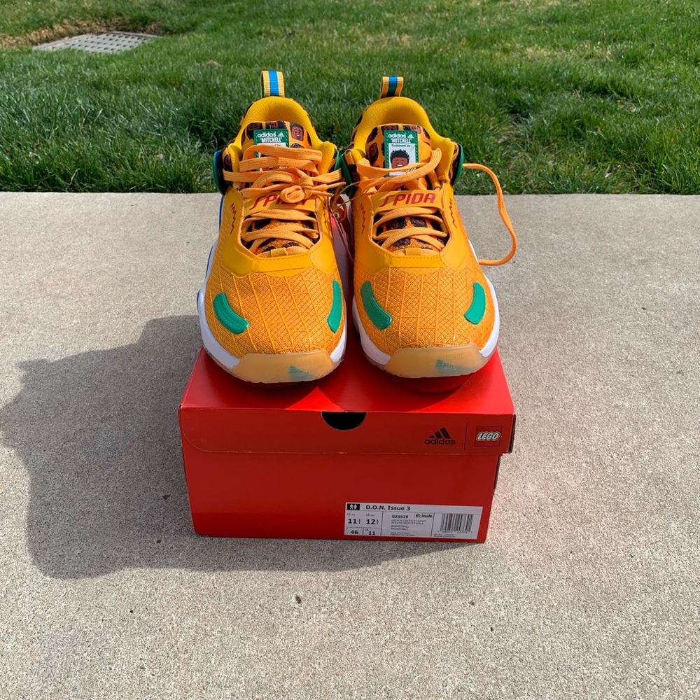 Adidas D.O.N. Issue #3
LEGO Yellow Spida